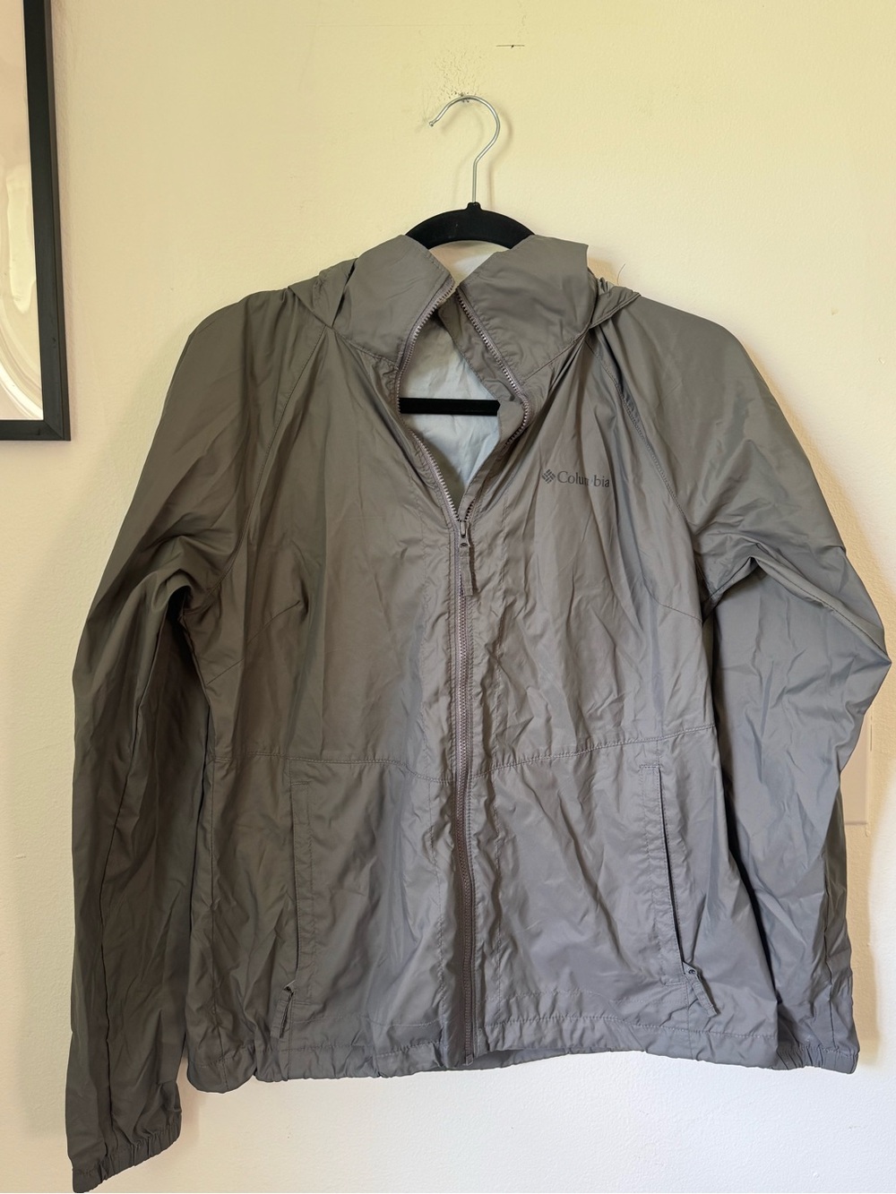 Columbia Men's Hooded Windbreaker Jacket in Gray